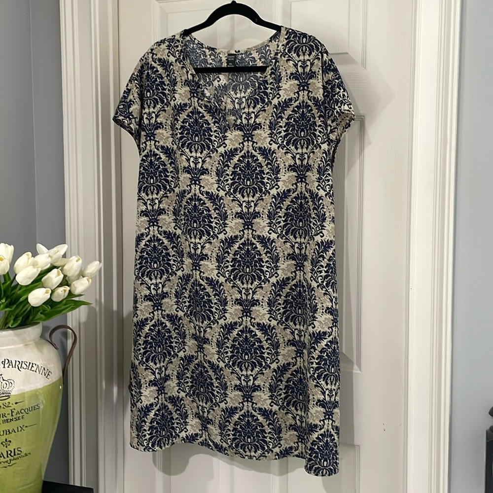 EUC- SHEIN shift dress- save with SHEIN bundle pricing!
